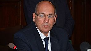 القبض على وزير الزراعة المصري بعد دقائق من استقالته إثر فضيحة فساد