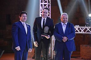 مصر: حكيم افضل مطرب في 2015