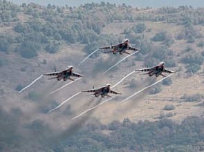 المرصد: 45 قتيلا بينهم قائد بالمعارضة السورية