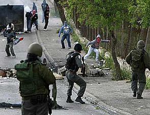 قوات الاحتلال تعدم فلسطينيا قرب الخليل
