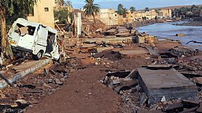 الفيضانات تحاصر 90 ألف شخص بالجزائر