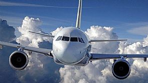 فقدان الاتصال بطائرة إندونيسية