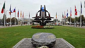 ناتو يدعو روسيا لوقف دعم الاسد