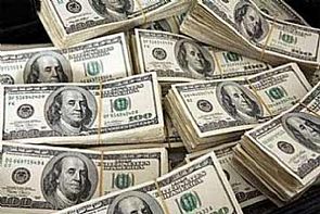 600 ألف دولار أسفل الاشجار في فناء منزل بكاليفورنيا