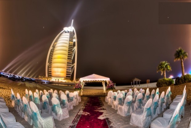 رجل يطلق زوجته بعد انفاقها أكثر من 150 ألف ريال على فستان الزفاف