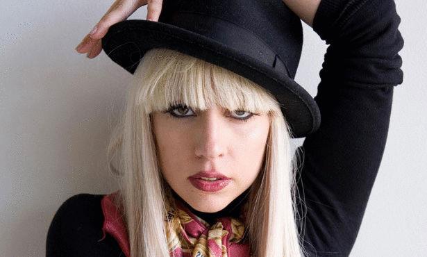 ليدي غاغا تلقب بـ “امرأة عام 2015”