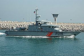 خفر السواحل تنفذ تدريبات بالذخيرة الحية