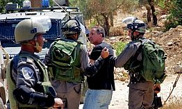 استشهاد فلسطيني واعتقال آخر قرب بيت لحم