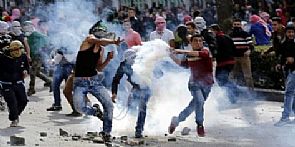 إصابة 111 فلسطينياً في مواجهات مع الاحتلال