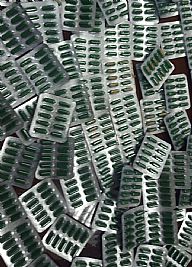 احباط محاولة تهريب الف حبة مخدرة بالمطار
