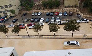 السفير الدعيج يؤكد سلامة جميع الكويتيين بالأردن ويدعو الى الحذر بسبب الظروف المناخية