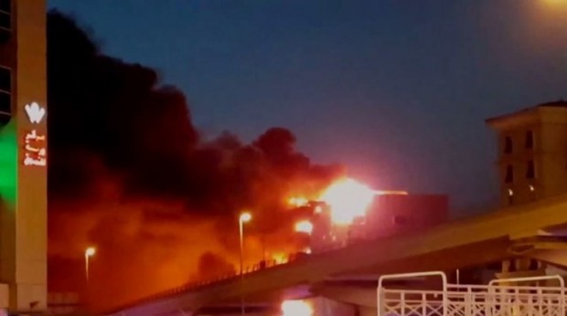 فيديو: دبي تغلق جزءًا من الخط الأخضر في مترو الأنفاق بسبب حريق هائل