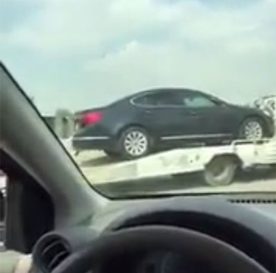 بالفيديو.. سعودي “يرثي” سيارته بأغنية بعدما فقدها بامطار جدة