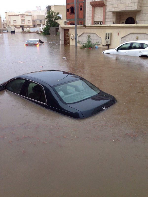 بالصور/ #جدة تغرق