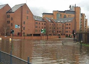 الفيضانات تجتاح أجزاء من إنجلترا