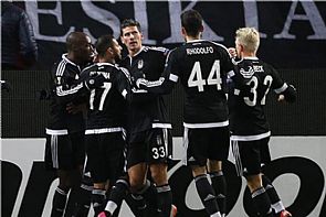 بشكتاش يفوز علي قونيا سبور في الدوري التركي