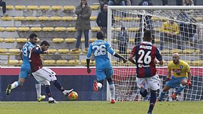 بولونيا يحرم نابولي من صدارة الدوري الإيطالي