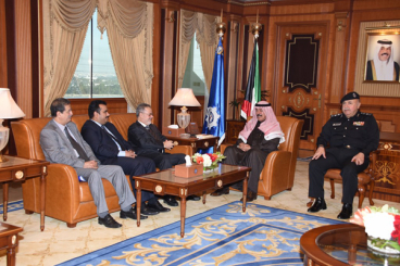 الخالد يؤكد حرص الكويت على تذليل الصعاب التي تواجه «الجالية اليمنية»