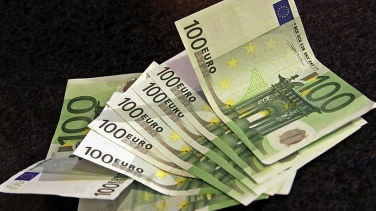 فنلندا تدرس مقترحا لدفع 800 يورو شهريا لكل مواطن