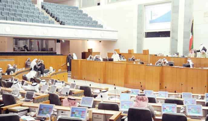 شاهد: طلب نيابي لمناقشة تداعيات انخفاض النفط في الجلسة المقبلة