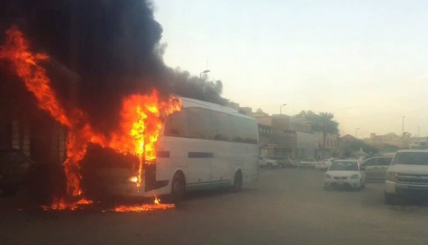 السعودية: وقوع اعتداء على حافلة تقل عمالا بالقطيف لم يخلف اصابات
