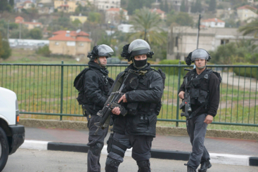 استشهاد فلسطينيين برصاص جنود الاحتلال بزعم محاولتهم طعن جنود