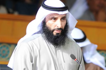 الحريجي يلوح باستجواب العمير بسبب تطاير حصى الشوارع