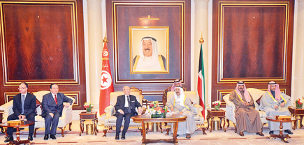 الأمير والرئيس التونسي يبحثان تعزيز التعاون المشترك