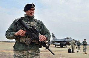 القوات الأمريكية تتأهب في كوريا الجنوبية