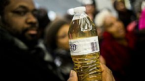 أوباما يعلن الطوارئ في فلينت