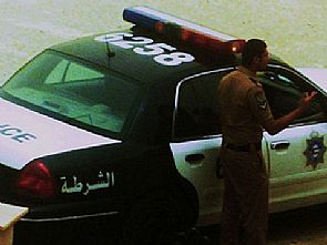 استنفار امني في الصليبية:قائد مركبة كاد يدهس رجال الأمن .. وهرب