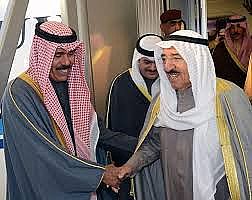 أمير البلاد يعود بعد زيارة خاصة للمغرب
