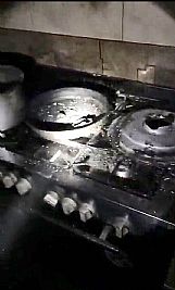 اخماد حريق منزل