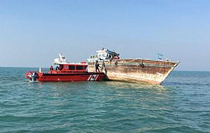 تسرب المياه في ‘لنج’ عند جزيرة عوهه