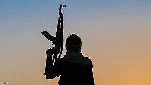 اشتباكات عنيفة في تعز وقصف جوي على صنعاء