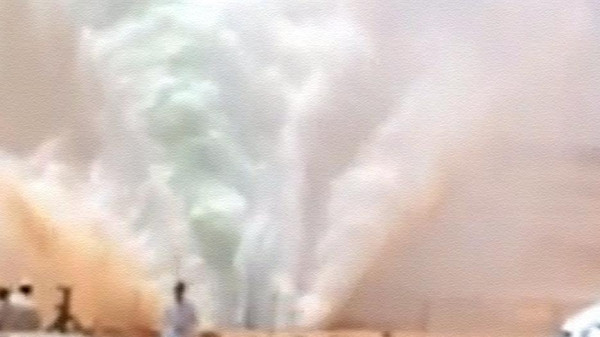 فيديو : انفجارضخم لأنبوب مياه شرق الرياض