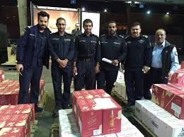 بالفيديو: إحباط تهريب كمية كبيرة من الخمر عبر ميناء الشويخ