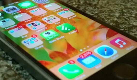 «آبل» تعمل على إطلاق هاتف iPhone 5se بشاشة 4 إنش