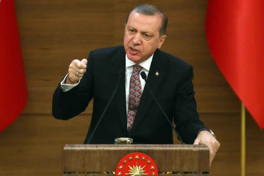 اردوغان: سنغرق أوروبا بالمهاجرين في حال لم تسلم مبلغ كافي لايوائهم