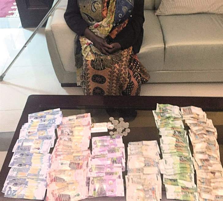 متسوّلة جمعت في يوم 1700 دينار !