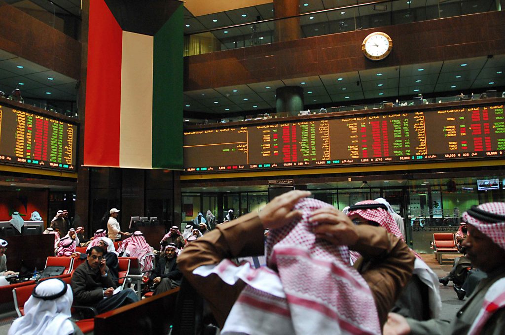 بورصة الكويت تغلق على ارتفاع مؤشراتها الثلاثة