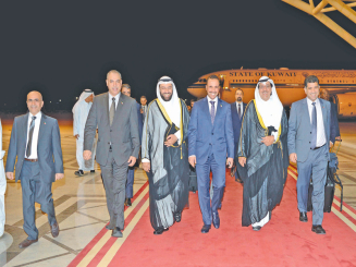 الغانم يعود إلى البلاد عقب مشاركته في البرلمان الدولي