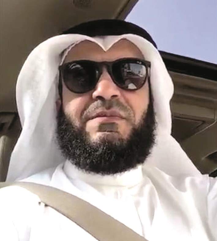 فيديو:مشاري العفاسي يفجّر مفاجأة : عمل إنشادي سيجمعي بفضل شاكر قريباً