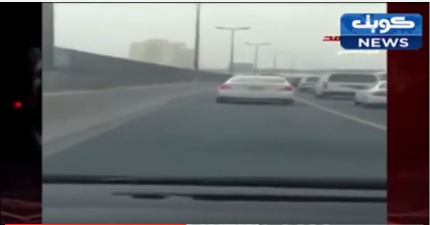 فيديو: ‫مواطن يطارد ” تاكسي ” سكران‬ ويقوم بإلقاء القبض عليه