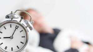 لماذا تحتاج النساء إلى ساعات نوم أطول من الرجال؟