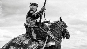 160205124128-fantasia-horse-festival-pose-exlarge-169