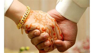 بعدما رفضته عروسه، قريبة العريس تنقذه ليلة الزفاف.. وتتزوجه