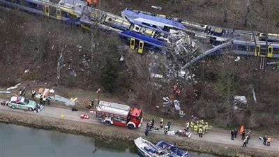 اللعب بالهاتف الذكي تسبب في تصادم قاتل لقطارين