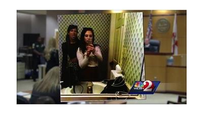 صورة «سيلفي» تقود فتاة إلى السجن.. والسبب؟