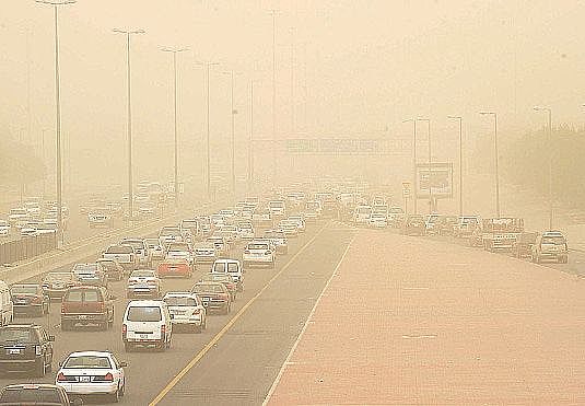 الأرصاد الجوية: رياح نشطة مع فرصة لسقوط أمطار، والإطفاء تدعو للحذر